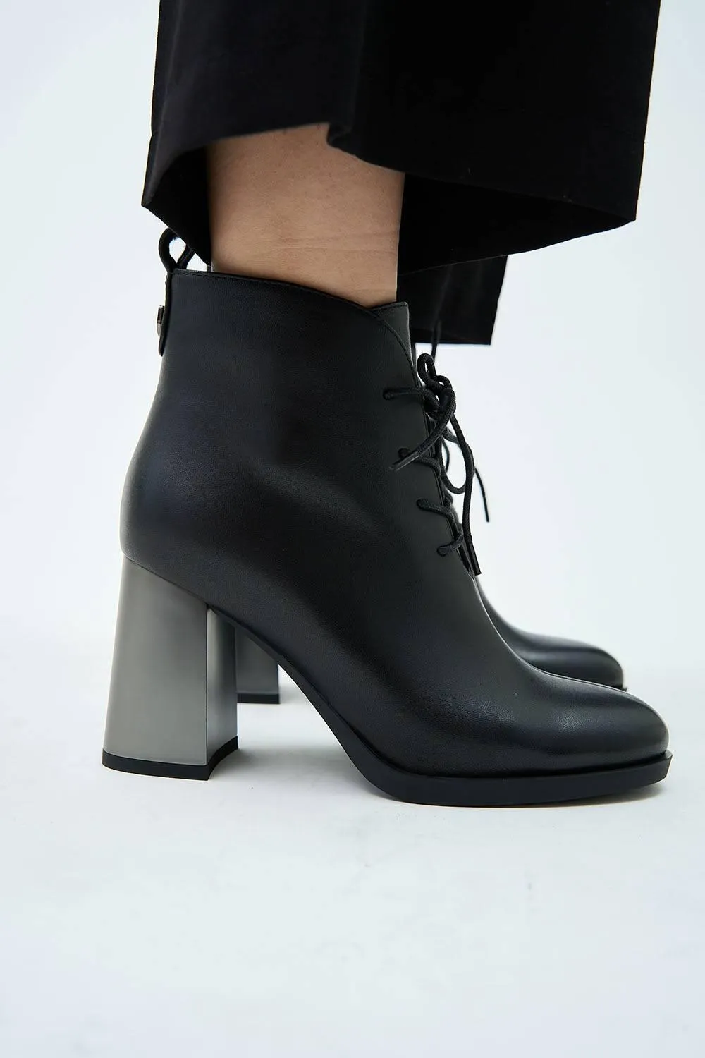 Lyra Black