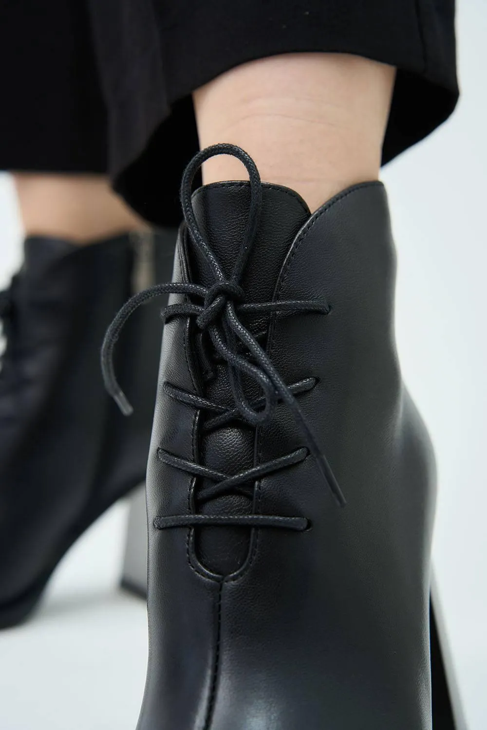Lyra Black