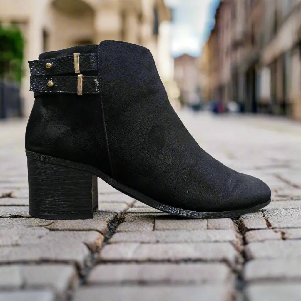 New Look Wide Fit Black Comfort Buckle Strap Ankle Boots Size UK 7 / EU 39 / US 9