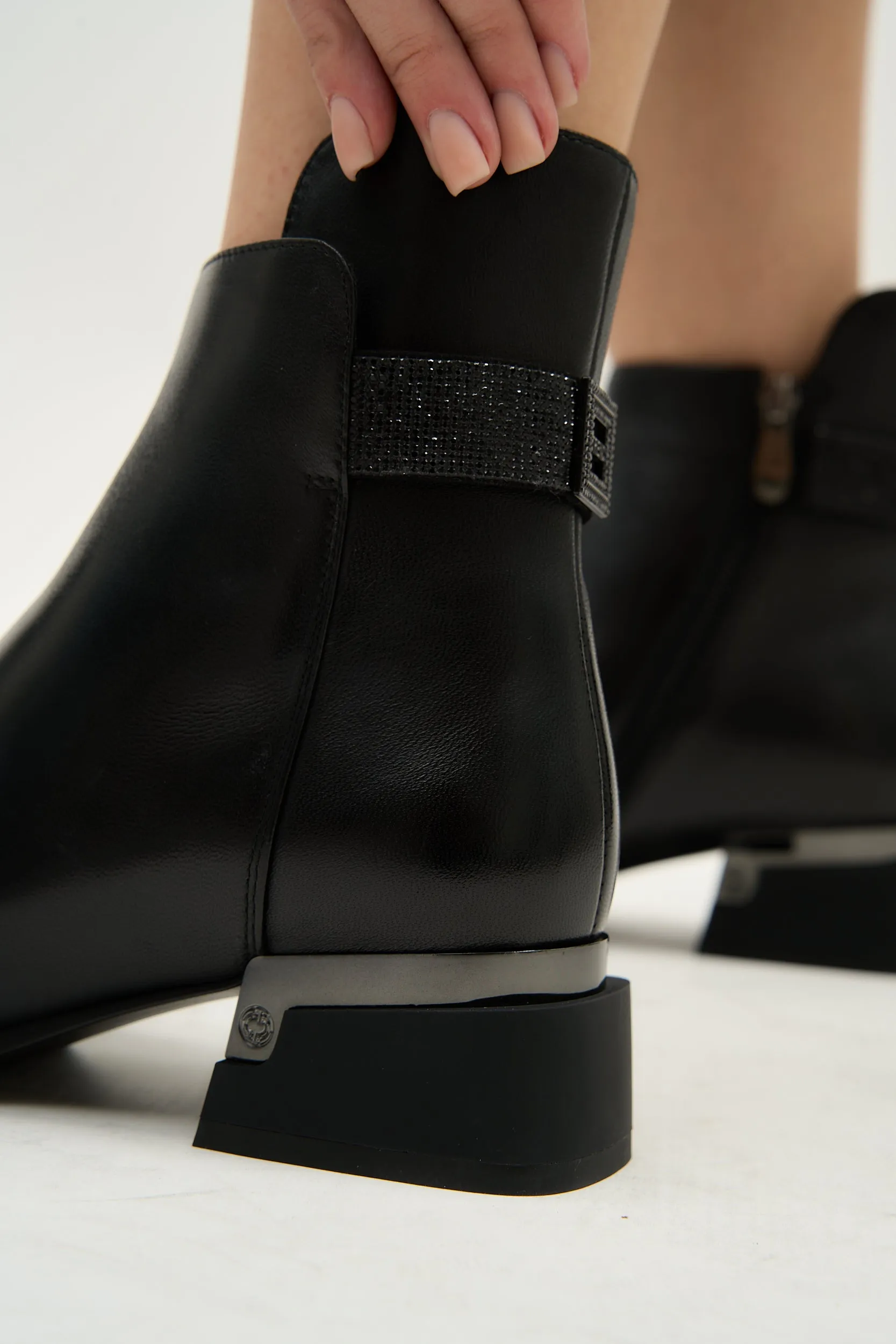 Oread Black