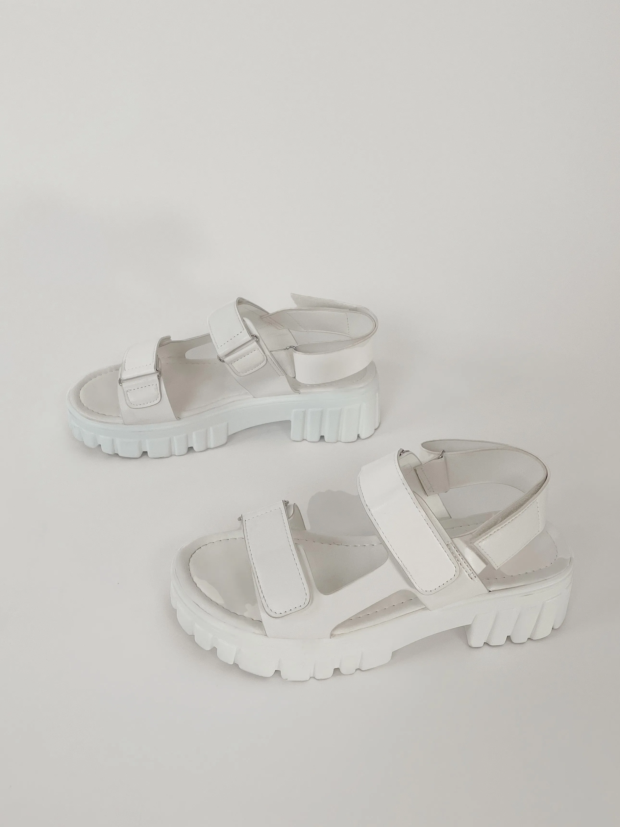 Reyes Sandals // White
