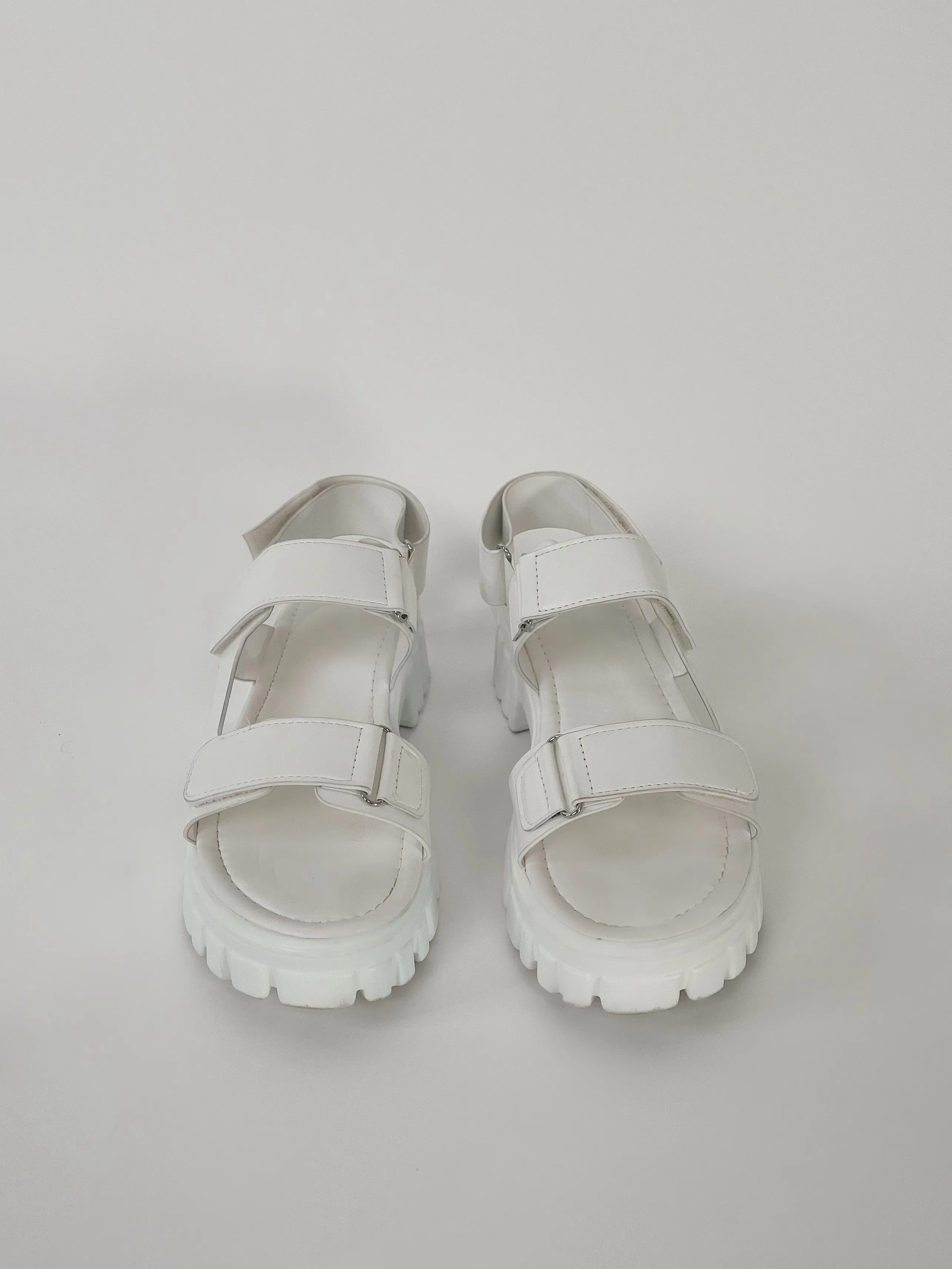 Reyes Sandals // White